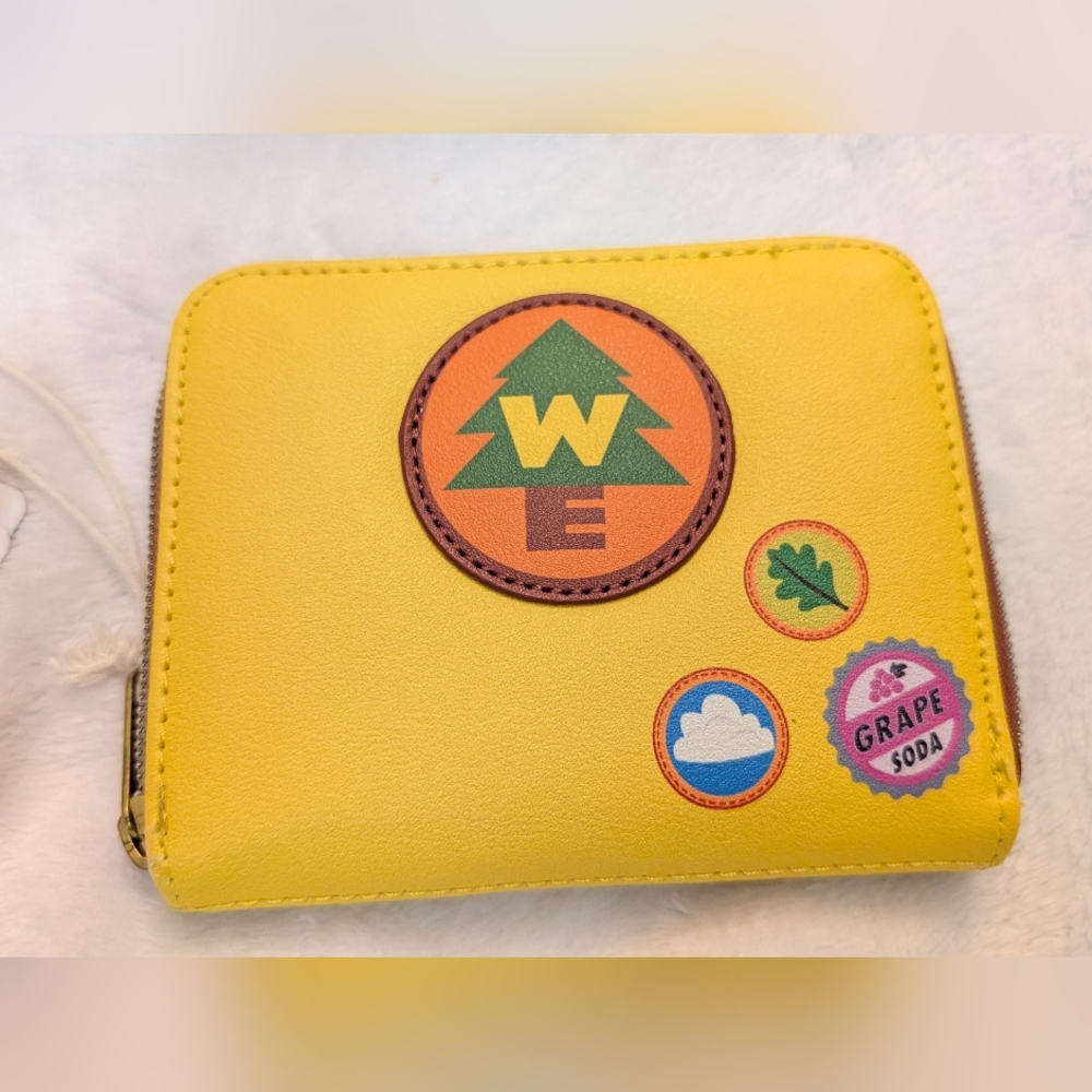 Loungefly Pixar Up Wallet Wilderness Explorer Russell Patches nwt - Picture 3 of 4